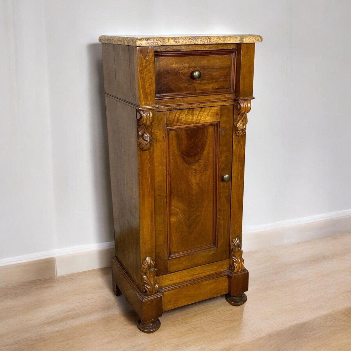 Comodino Antico in legno di noce piano marmo Epoca 800 vintage Italiano Mobile Categoria Comodini