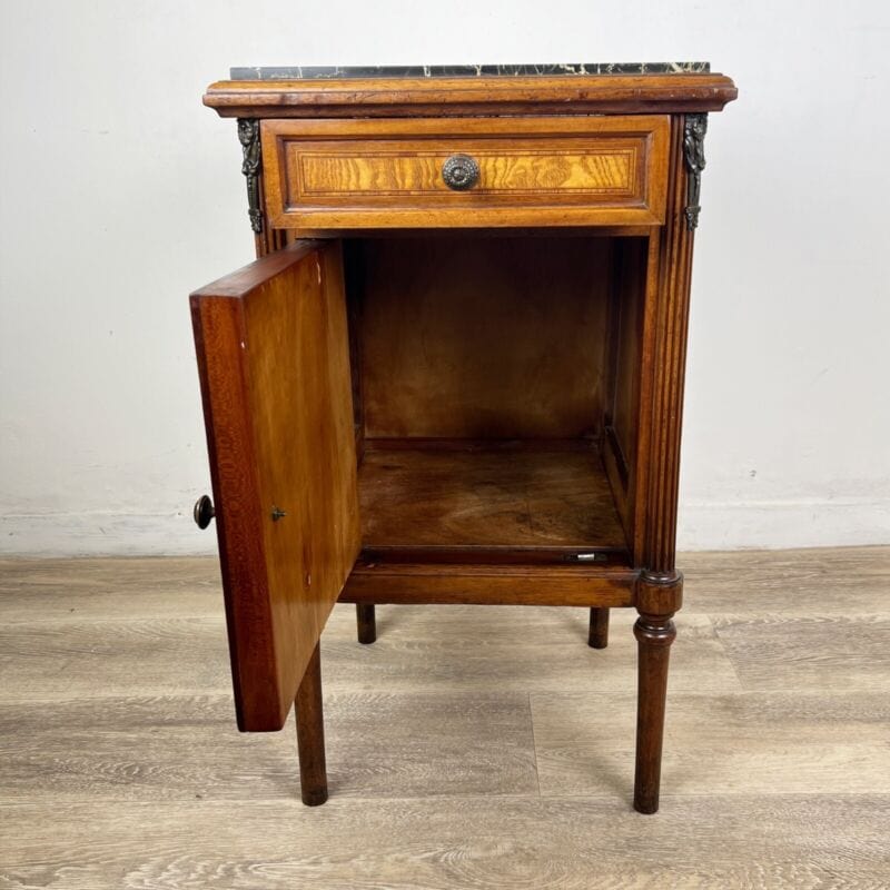 Comodino Antico in legno piano marmo Mobile Intarsiato Anni 20 Stile Liberty 900 Categoria Comodini