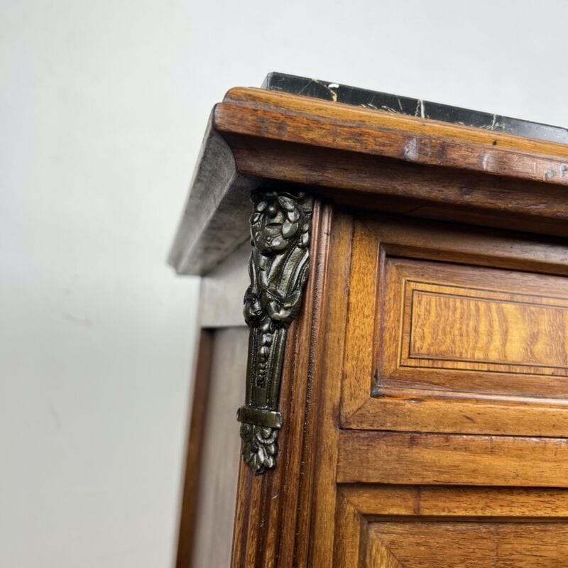 Comodino Antico in legno piano marmo Mobile Intarsiato Anni 20 Stile Liberty 900 Categoria Comodini