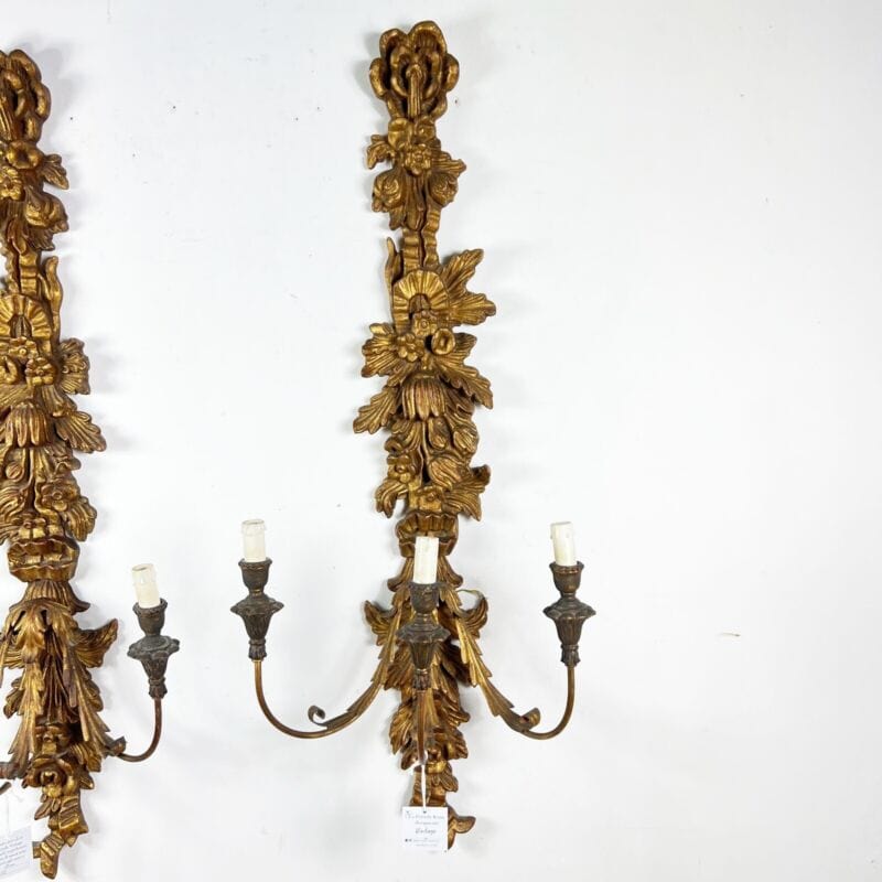Coppia Applique antichi in legno dorato stile barocco Grande lampada da parete Categoria Lampade Appliques