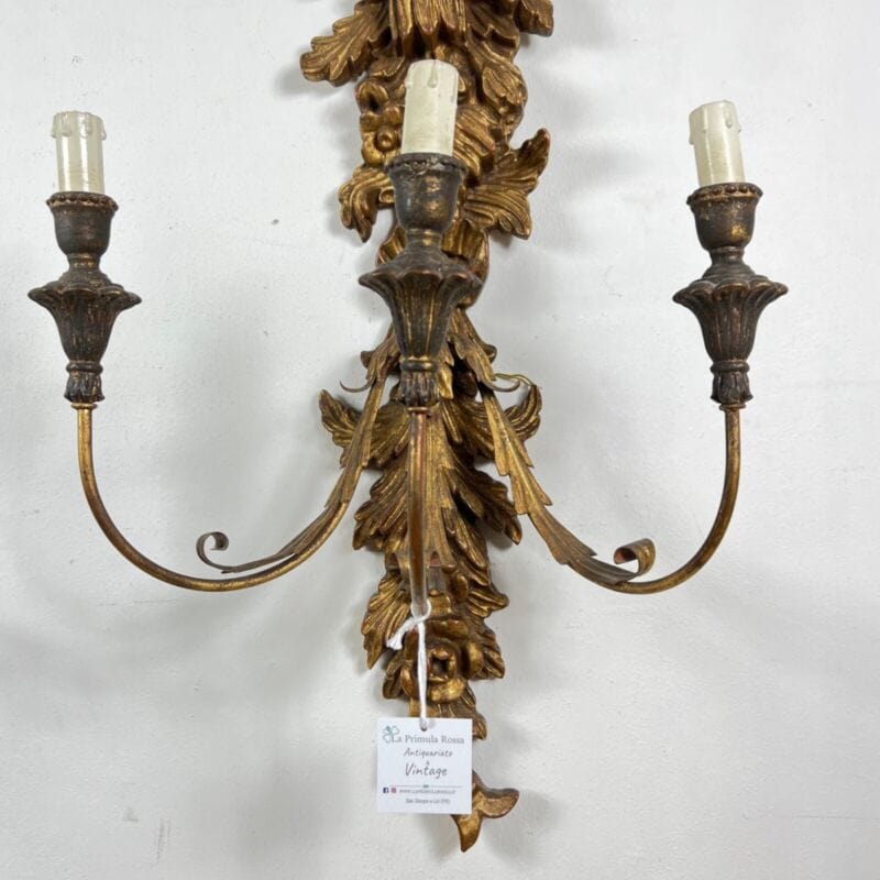 Coppia Applique antichi in legno dorato stile barocco Grande lampada da parete Categoria Lampade Appliques
