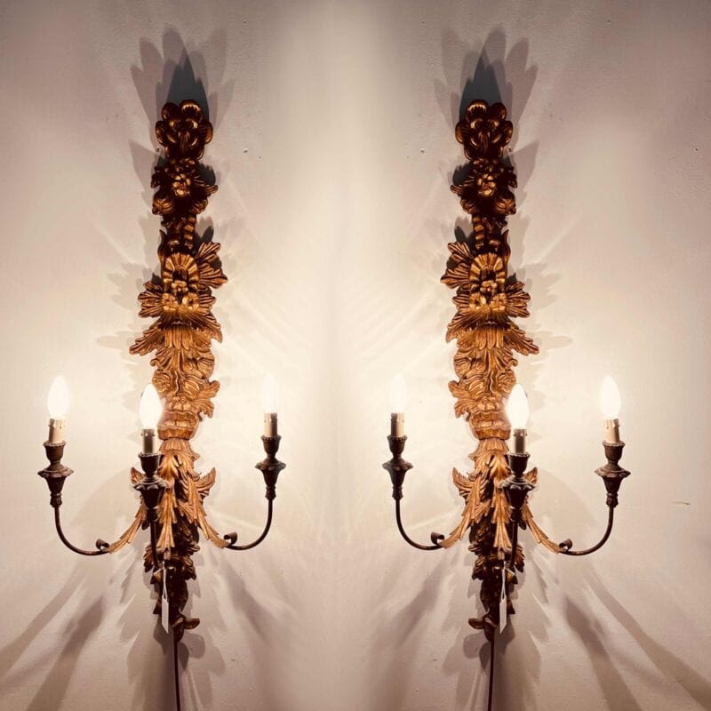 Coppia Applique antichi in legno dorato stile barocco Grande lampada da parete Categoria Lampade Appliques