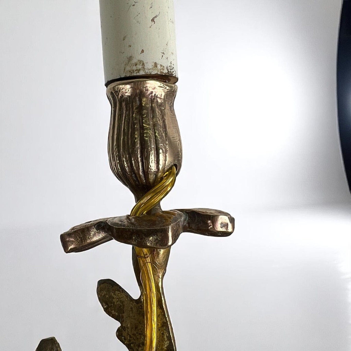 Coppia di Antiche di Applique in ottone bronzo a due fiamme luci Lampade da muro Categoria Lampade Appliques