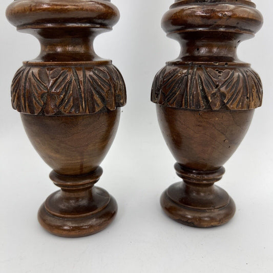 Coppia di Colonne Antiche Tornite Intagliate in legno Fregi per Restauro 800 Categoria Cimase-Fregi-Intagli in legno