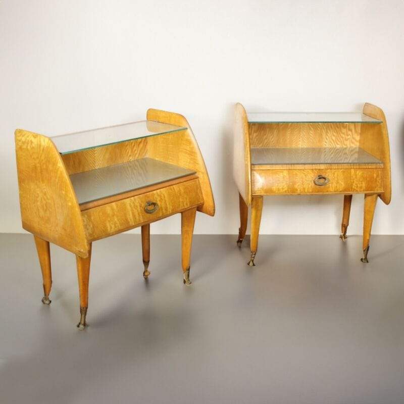 Coppia di Comodini Anni 50 60 Vintage Modernariato in legno chiaro Design Italia Categoria Arredamento
