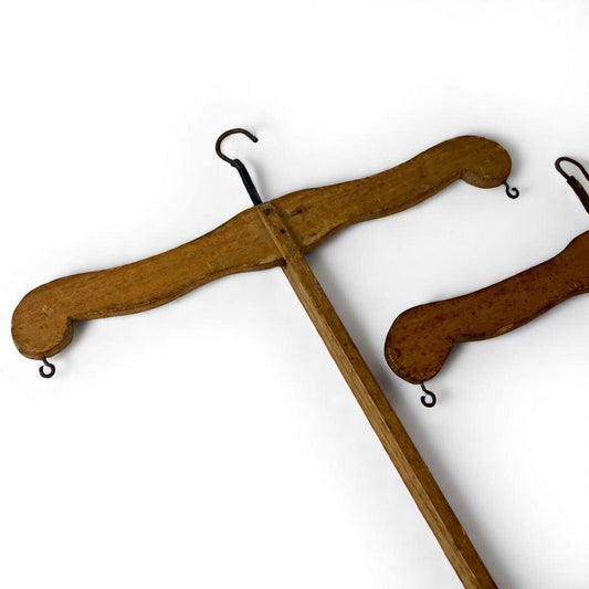 Coppia di Grucce appendiabiti vintage antiche in legno Stampelle per Armadio Categoria Vintage