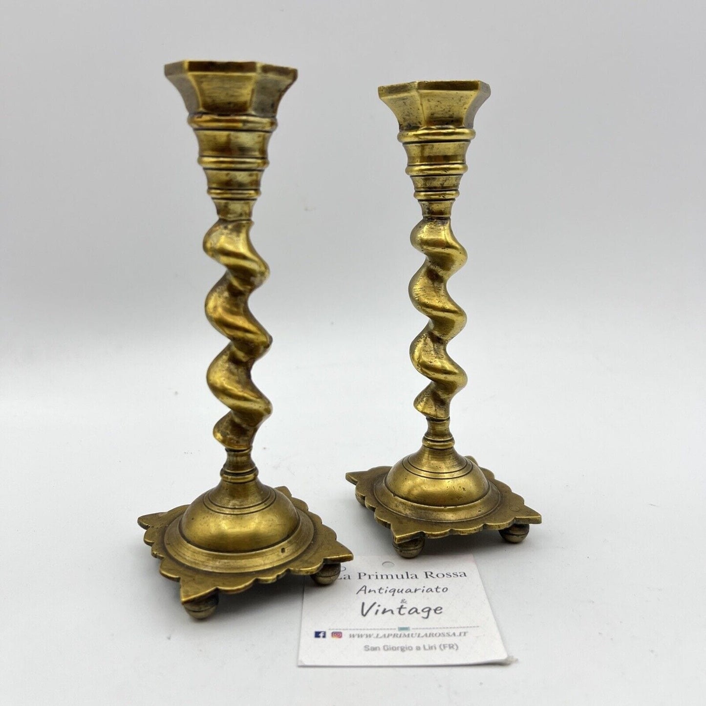 Coppia di porta candela antichi in ottone candeliere candelabri Torciglioni Categoria altro