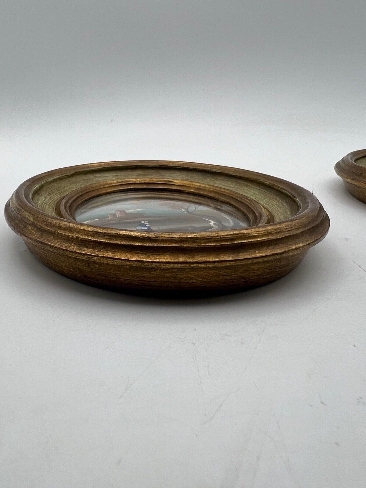 Coppia di Quadretti antichi miniature ovali paesaggio dipinti a olio Firmati Categoria Quadri