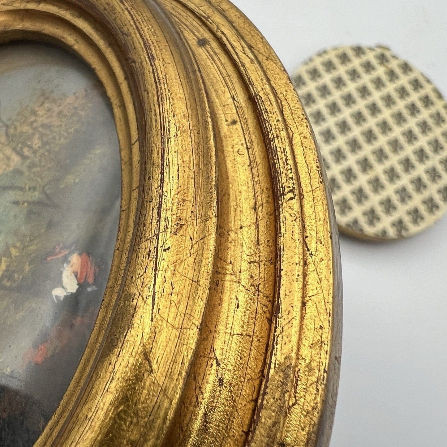 Coppia quadretti antichi miniature ovali dipinti paesaggio cornici legno dorato Categoria Quadri