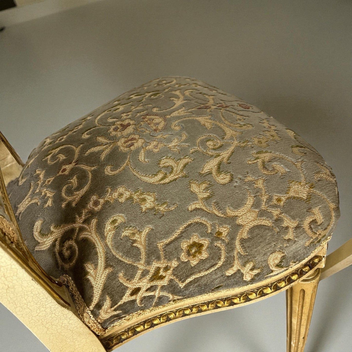 Coppia Sedie antiche in legno stile veneziano ingresso sediolina beige da camera Categoria Sedie