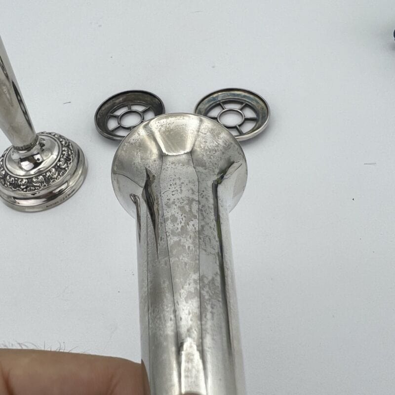 Coppia Vasetti Porta fiori in silver plated Argento Placcato vaso antico anni 40 Categoria Sheffield & Argento