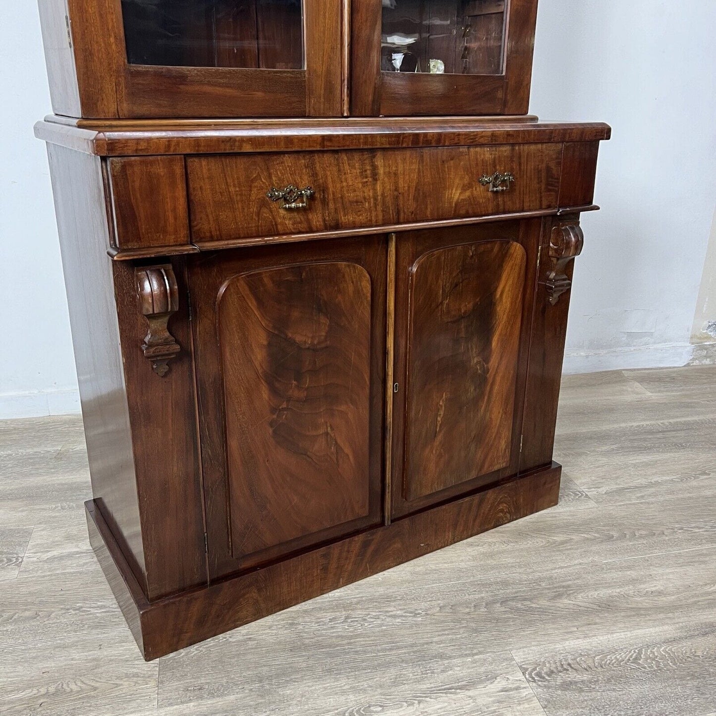 Credenza antica mobile libreria vetrina d'epoca 800 inglese in legno di mogano Categoria Vetrine