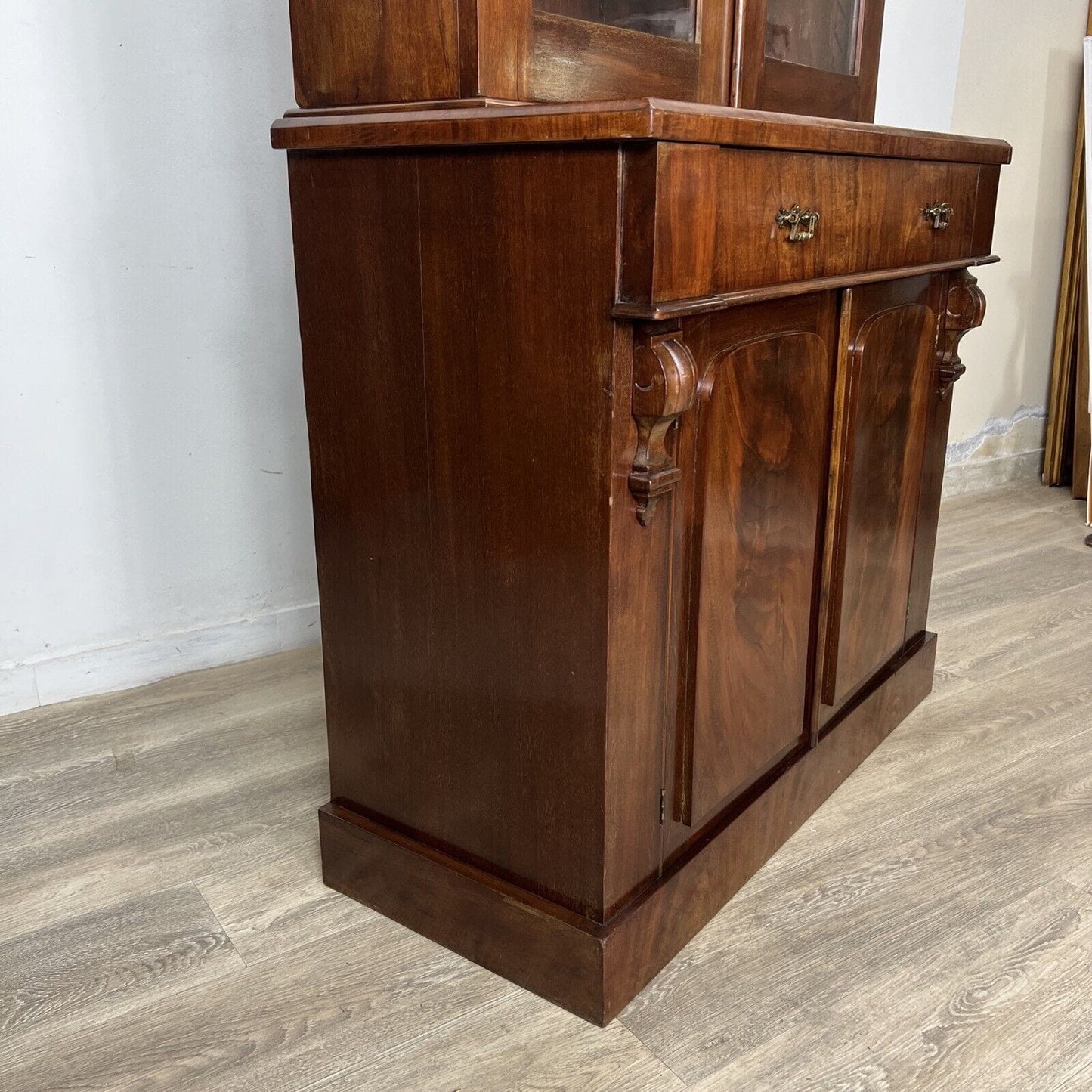 Credenza antica mobile libreria vetrina d'epoca 800 inglese in legno di mogano Categoria Vetrine