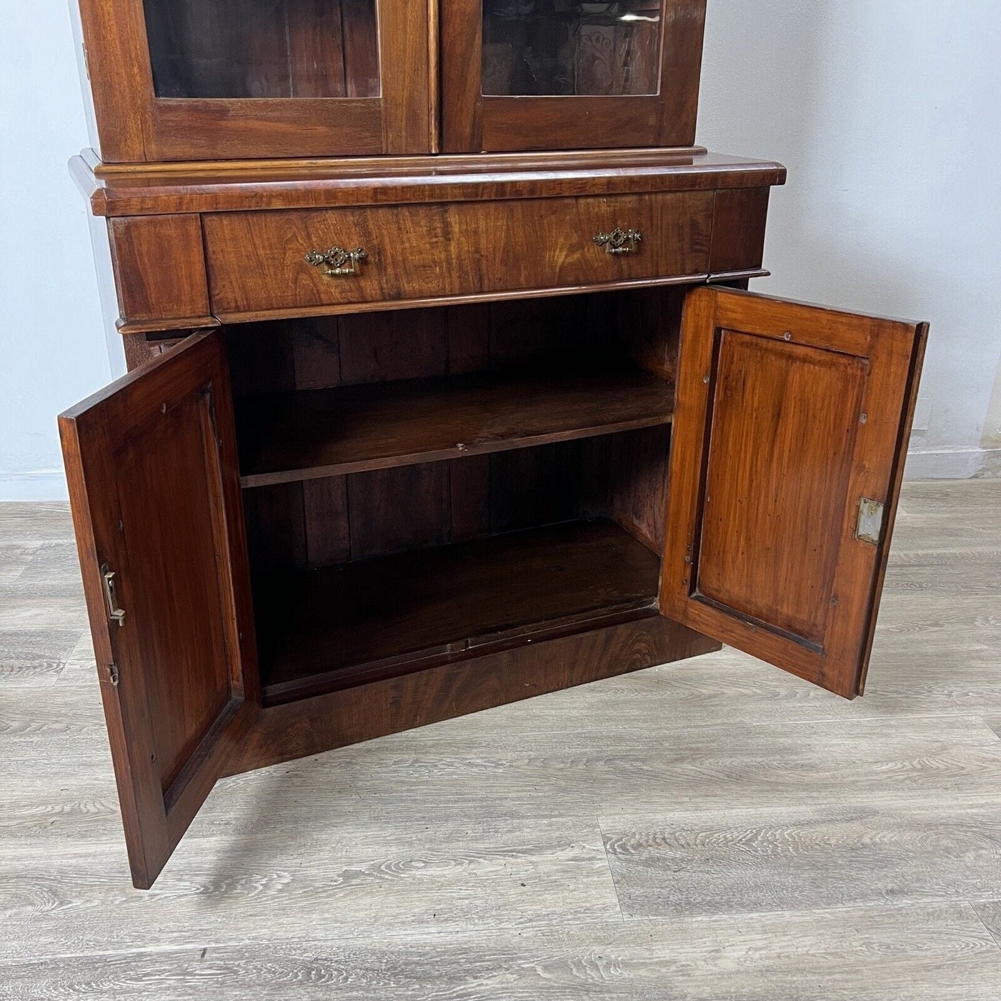 Credenza antica mobile libreria vetrina d'epoca 800 inglese in legno di mogano Categoria Vetrine