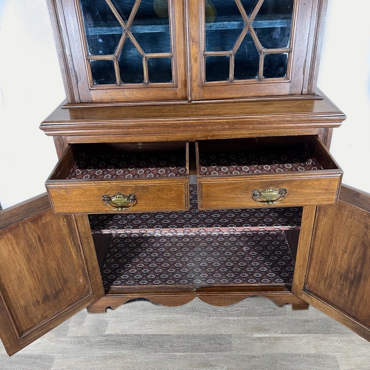 Credenza antica vetrina epoca 800 vittoriana mobile da salone in legno di Noce Categoria Servante - Servantini