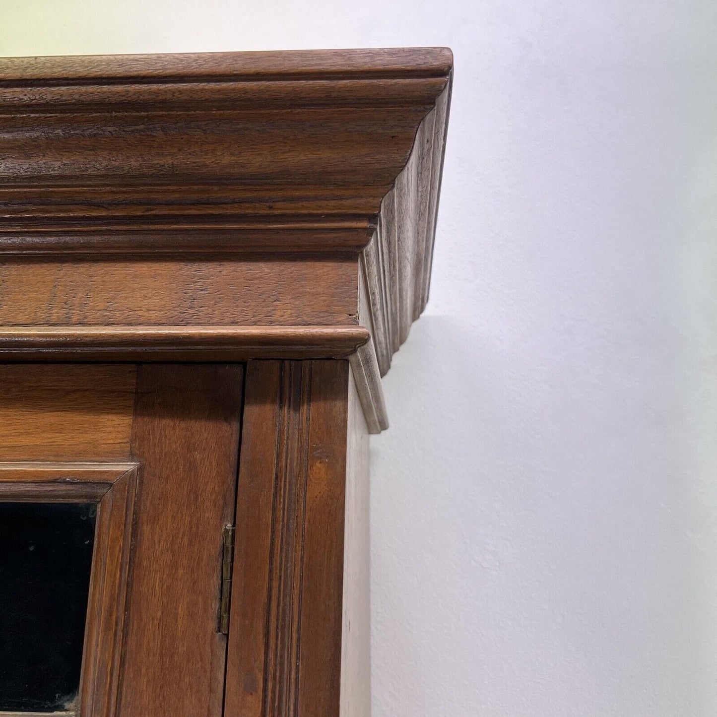 Credenza antica vetrina epoca 800 vittoriana mobile da salone in legno di Noce Categoria Servante - Servantini