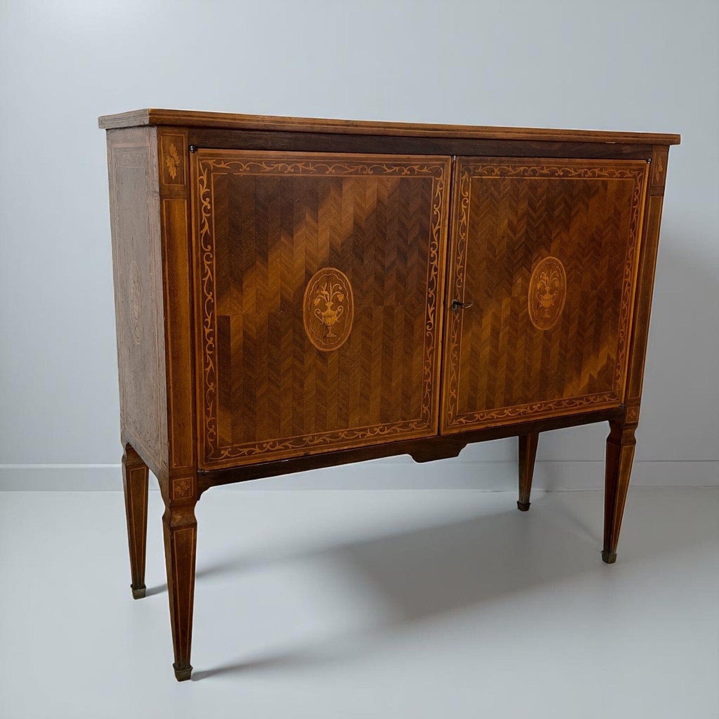 Credenza in Stile Antico Luigi XVI legno intarsiata mobile Consolle Madia '900 Categoria Servante - Servantini