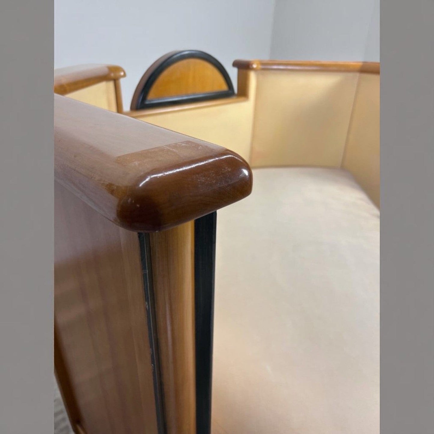 Divano a due posti stile Art Dèco in legno chiaro Divanetto Sofà antico Panca Categoria Arredamento