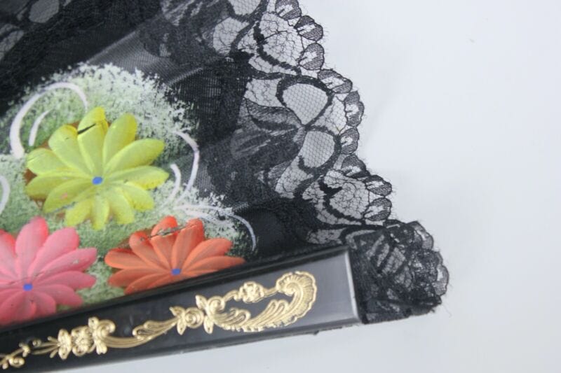 Elegante Ventaglio vintage in stoffa nero e merletto pizzo per signora ricamato Categoria Ventagli