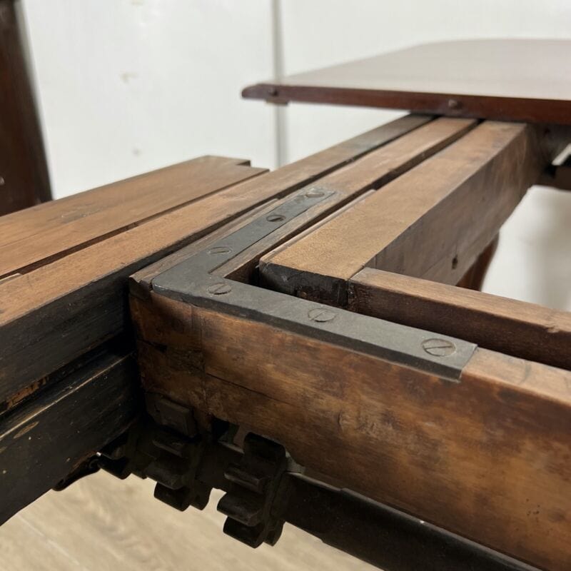 Grande Tavolo Antico allungabile da pranzo inglese in legno di mogano epoca 800 Categoria Arredamento