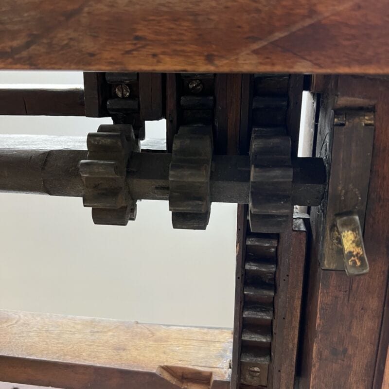 Grande Tavolo Antico allungabile da pranzo inglese in legno di mogano epoca 800 Categoria Arredamento