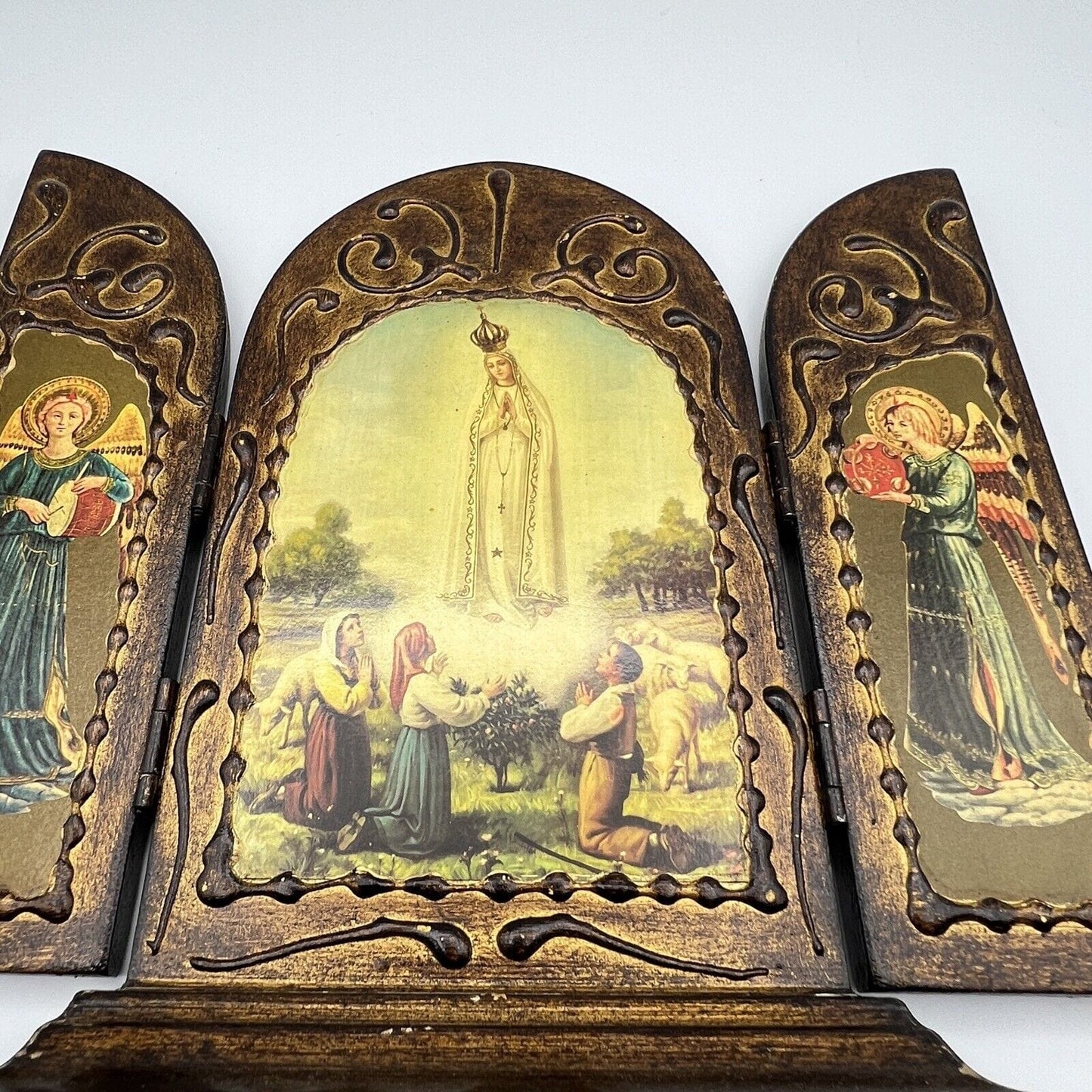 Icona antica religiosa sacra in legno dorato Madonna Fatima Trittico con Angeli Categoria Oggetti sacri - rosari