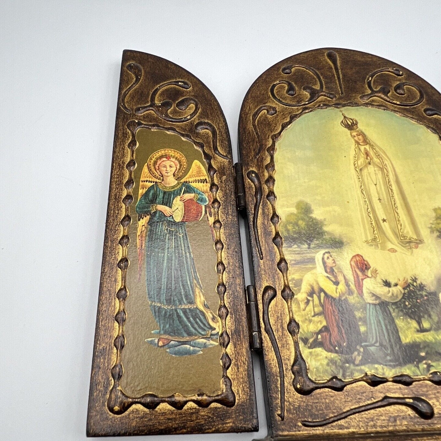 Icona antica religiosa sacra in legno dorato Madonna Fatima Trittico con Angeli Categoria Oggetti sacri - rosari
