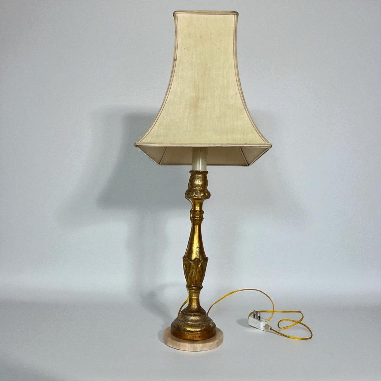 Lampada antica da tavolo in legno dorato oro Lume Candeliere epoca '800 Categoria Lampade Appliques