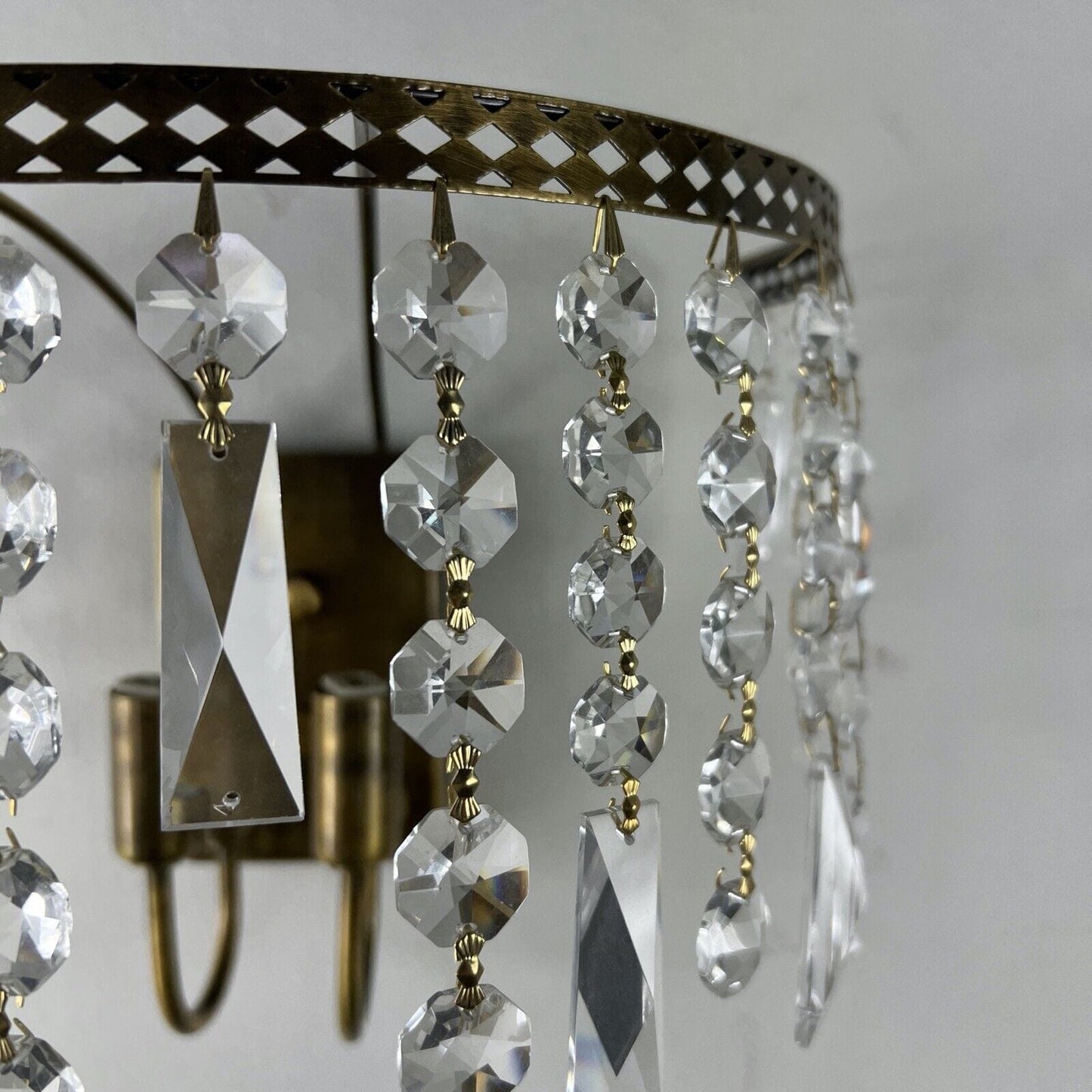 Lampada da parete retro applique metallo finitura ottone e strass in cristallo Categoria Lampade Appliques