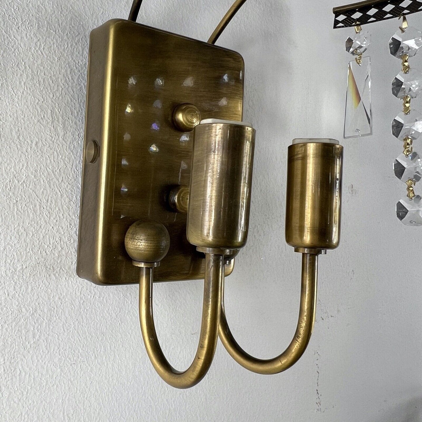 Lampada da parete retro applique metallo finitura ottone e strass in cristallo Categoria Lampade Appliques