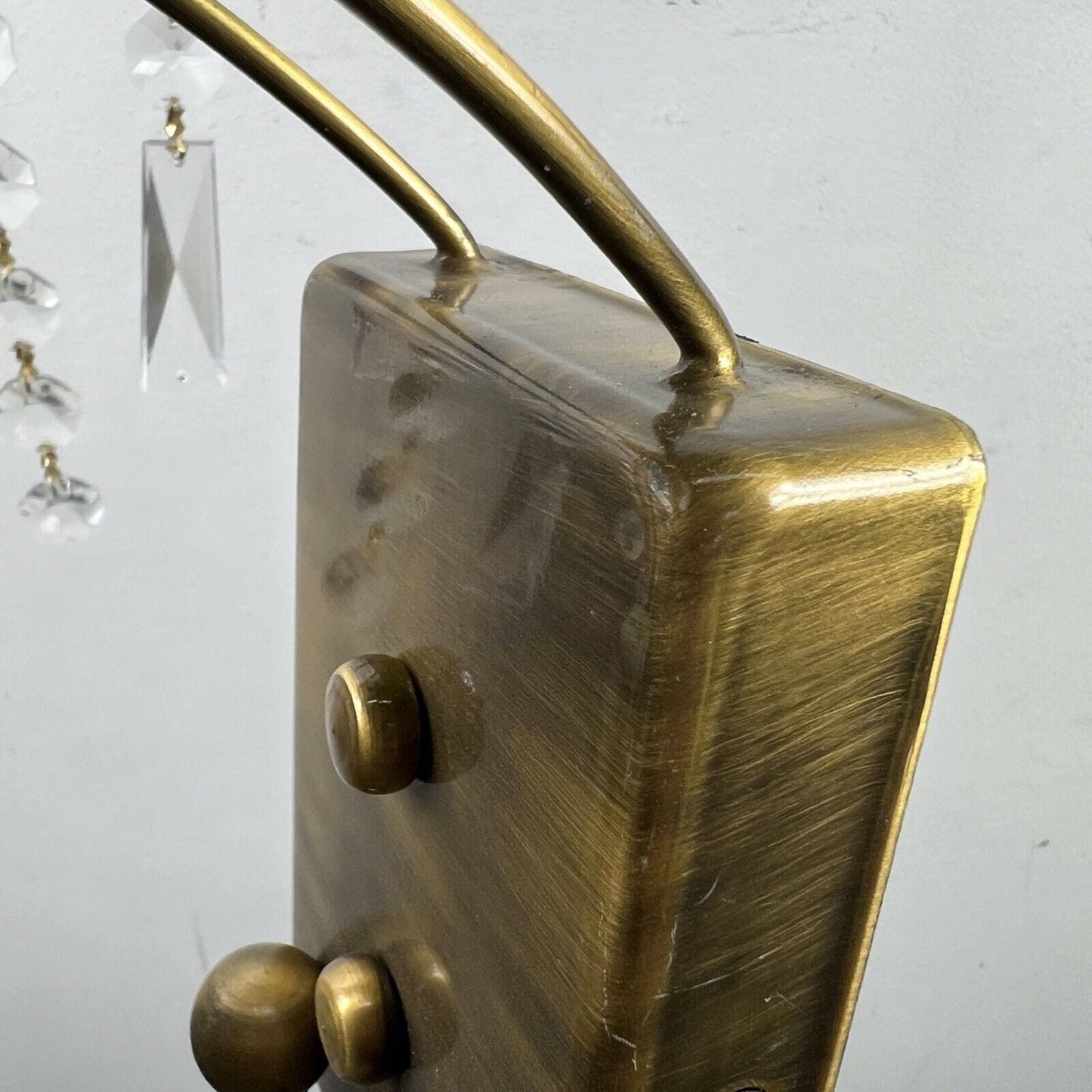 Lampada da parete retro applique metallo finitura ottone e strass in cristallo Categoria Lampade Appliques