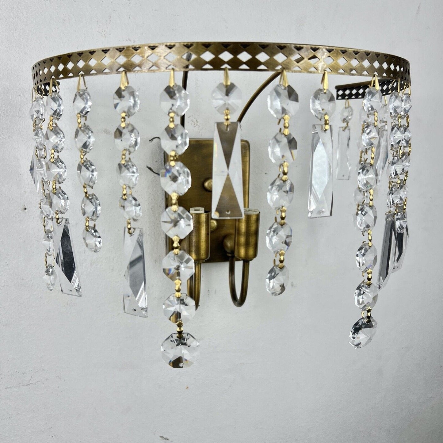 Lampada da parete retro applique metallo finitura ottone e strass in cristallo Categoria Lampade Appliques