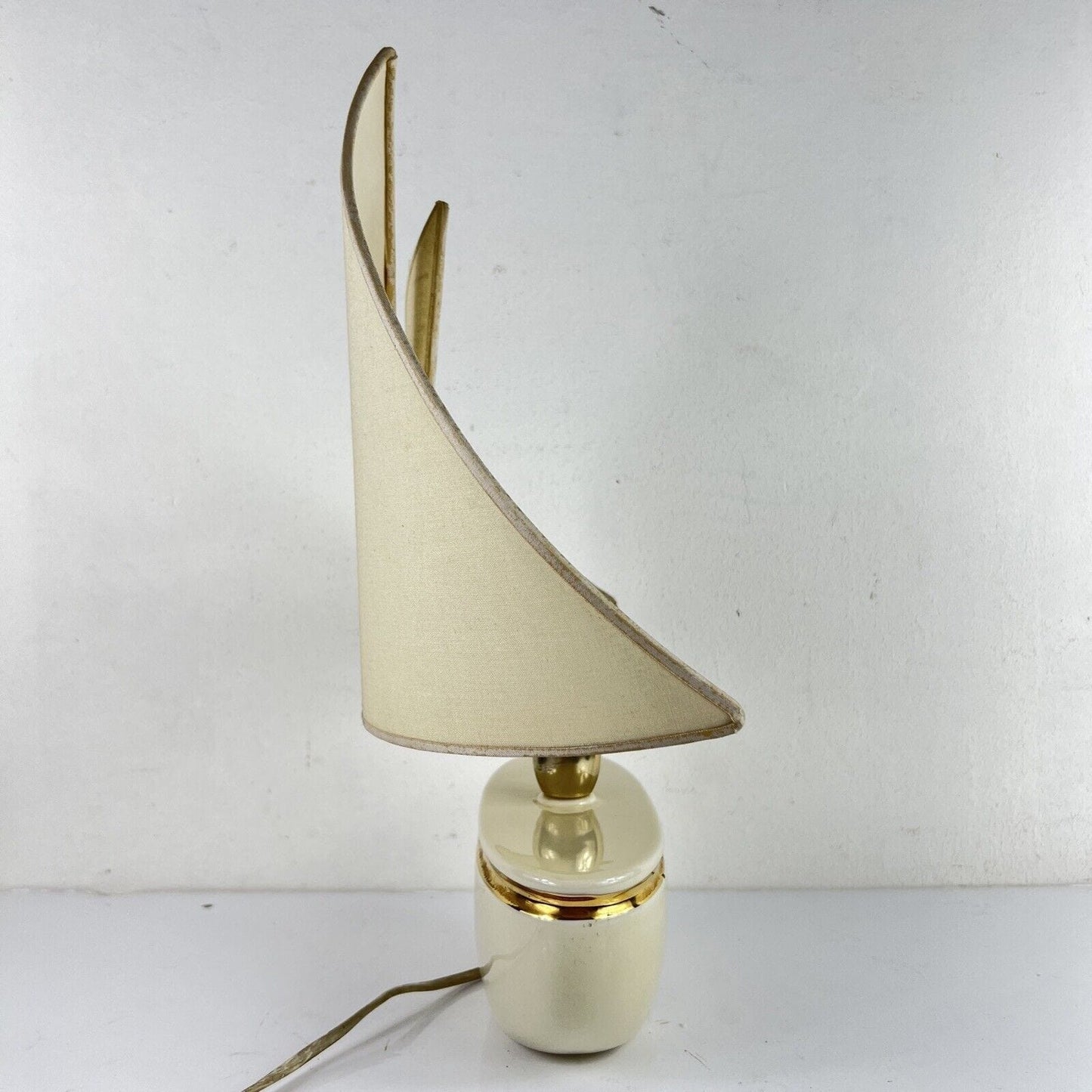 Lampada da tavolo anni '50 '60 con base in ceramica Veliero Barca a Vela nave Categoria Lampade Appliques