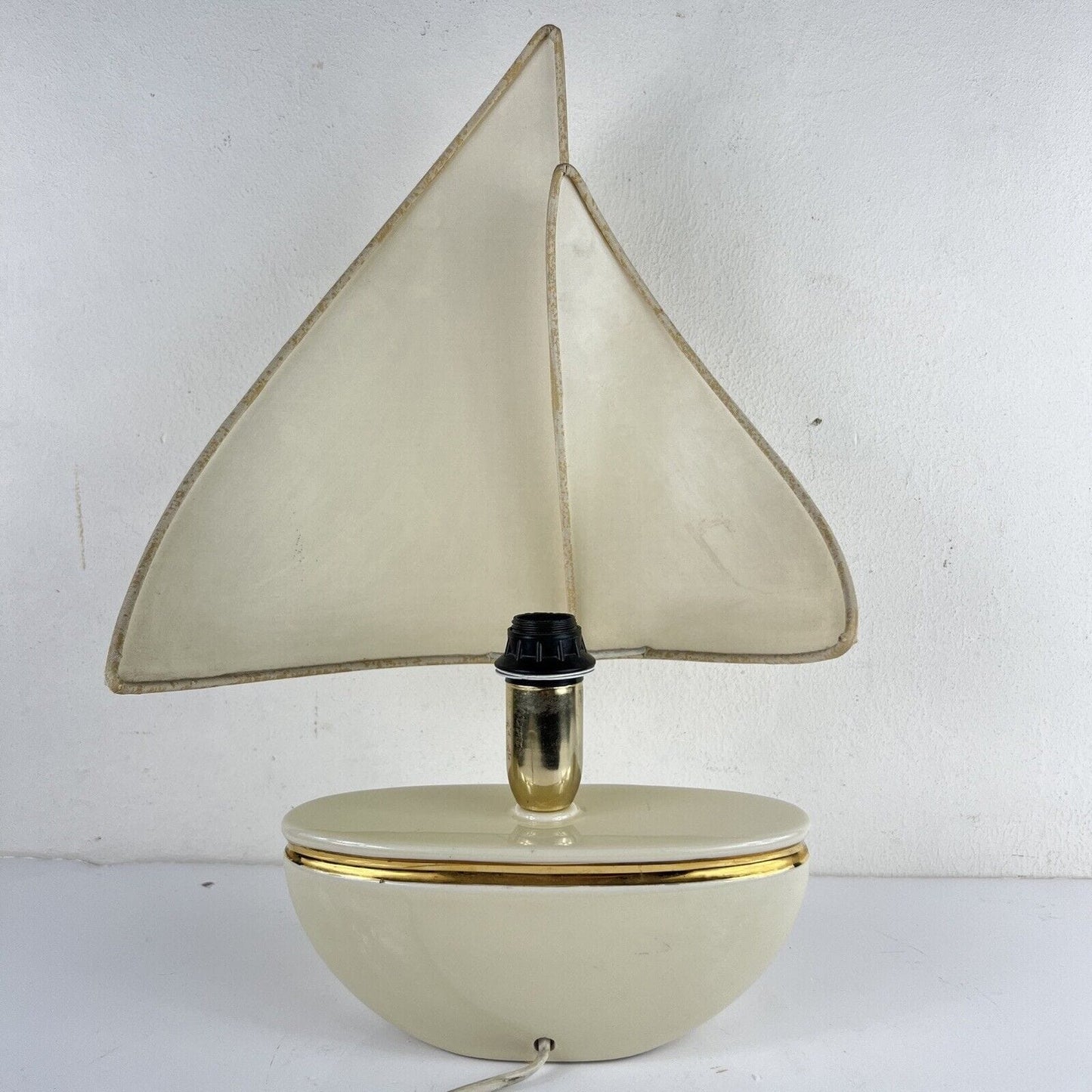 Lampada da tavolo anni '50 '60 con base in ceramica Veliero Barca a Vela nave Categoria Lampade Appliques