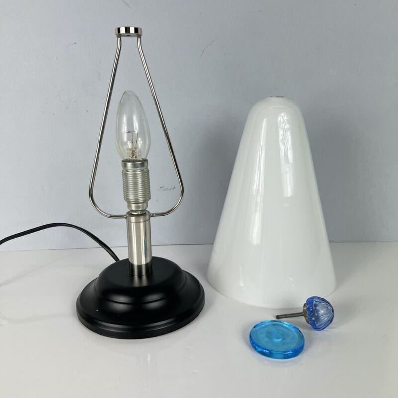 Lampada da tavolo in vetro lattimo bianco fungo vintage anni 90 abatjour design Categoria Lampade Appliques