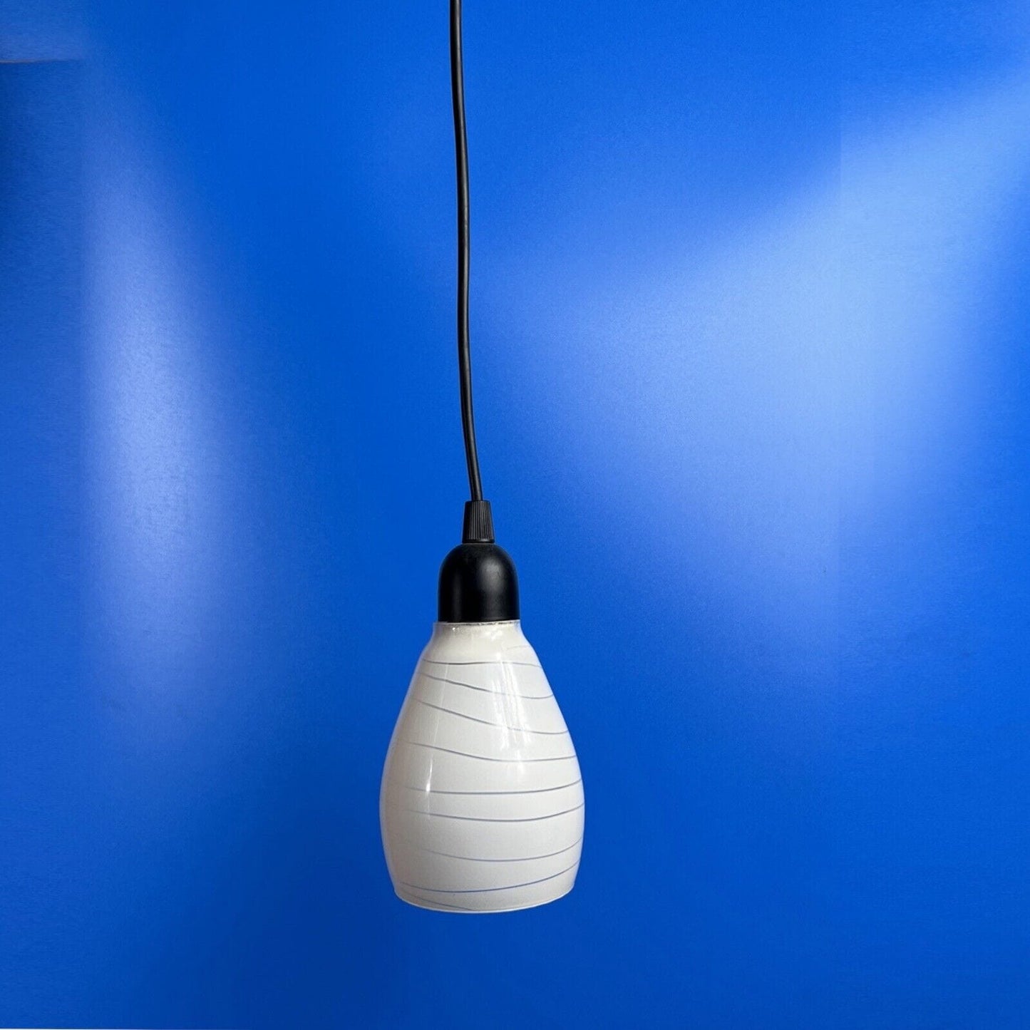 Lampadario lampada a sospensione pendente punto luce Nero e vetro bianco opaco Categoria Lampade Appliques