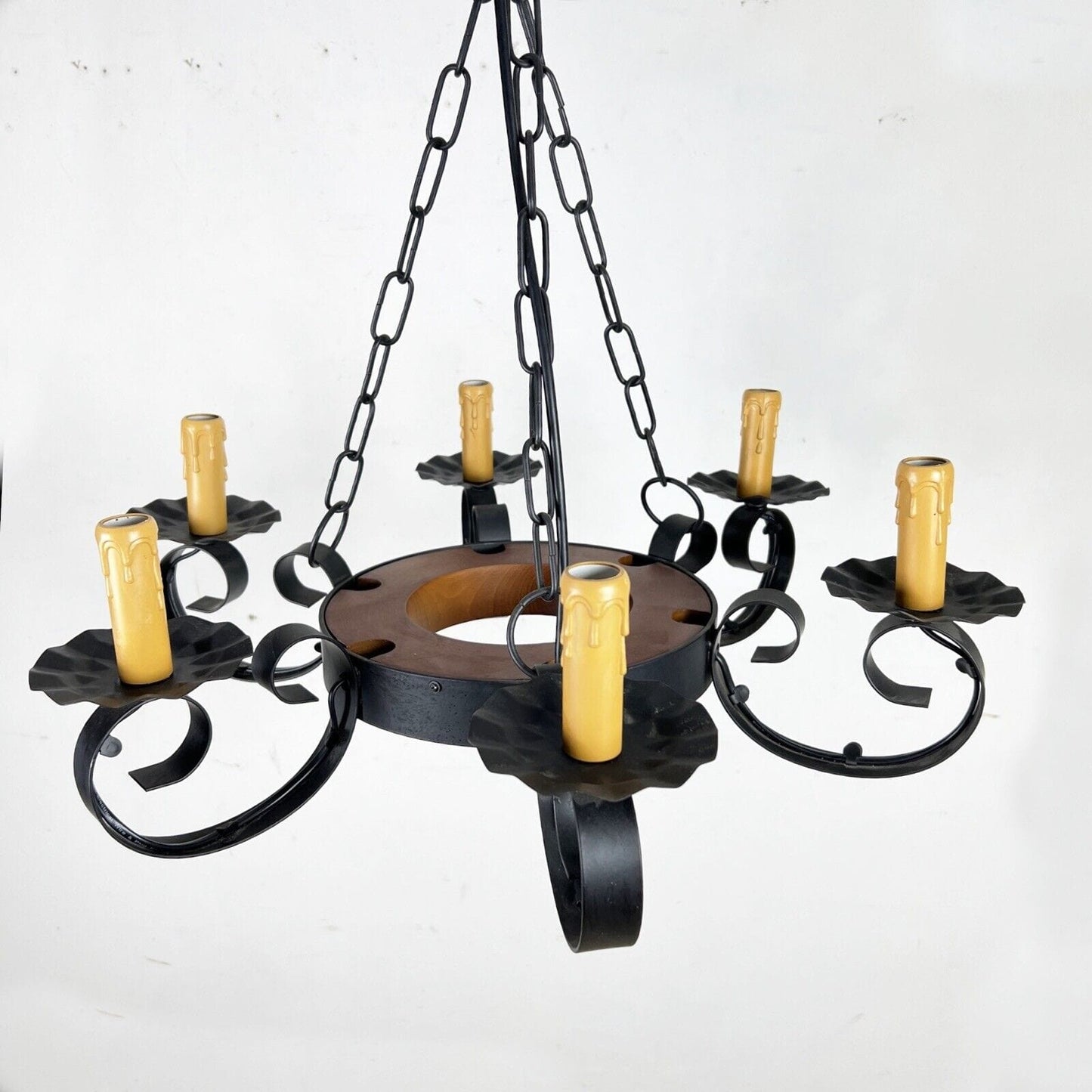 Lampadario vintage in ferro nero stile antico rustico da taverna baita 6 candele Categoria Lampade Appliques