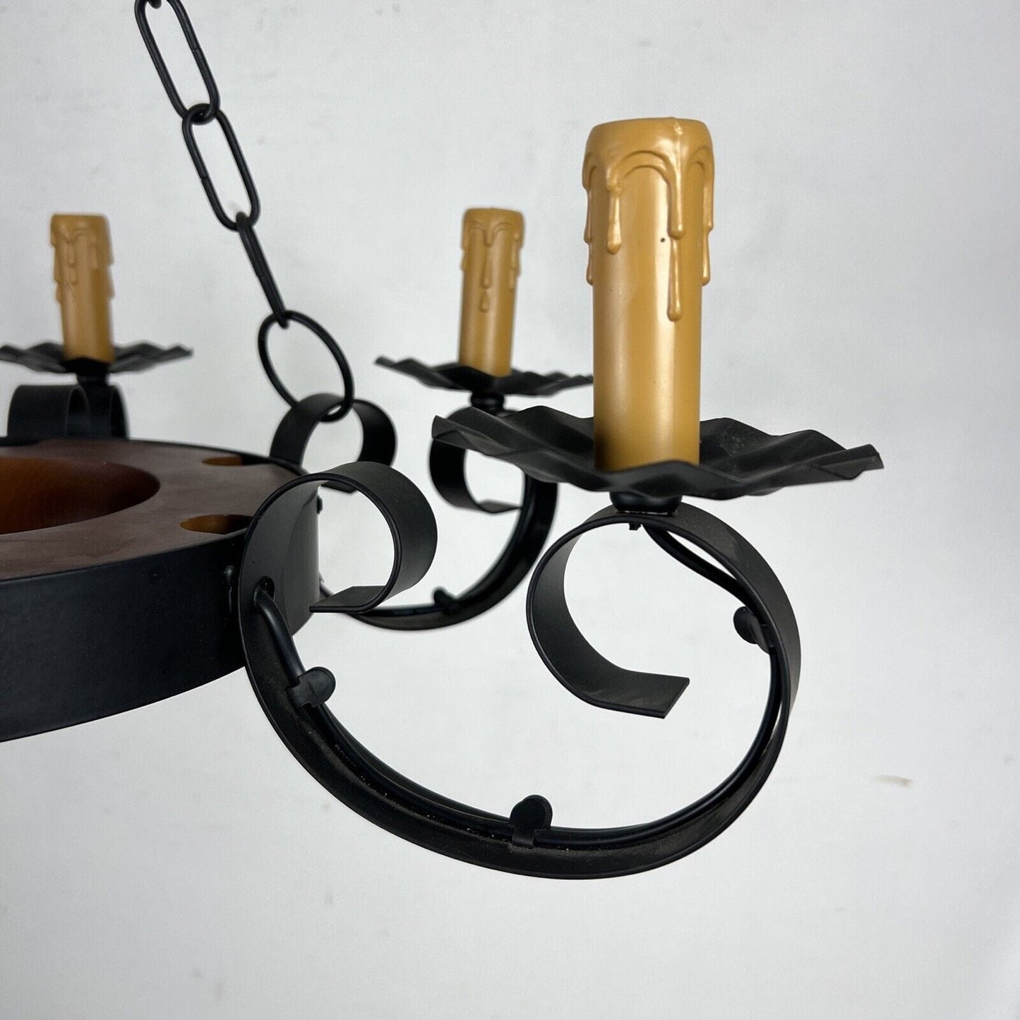 Lampadario vintage in ferro nero stile antico rustico da taverna baita 6 candele Categoria Lampade Appliques