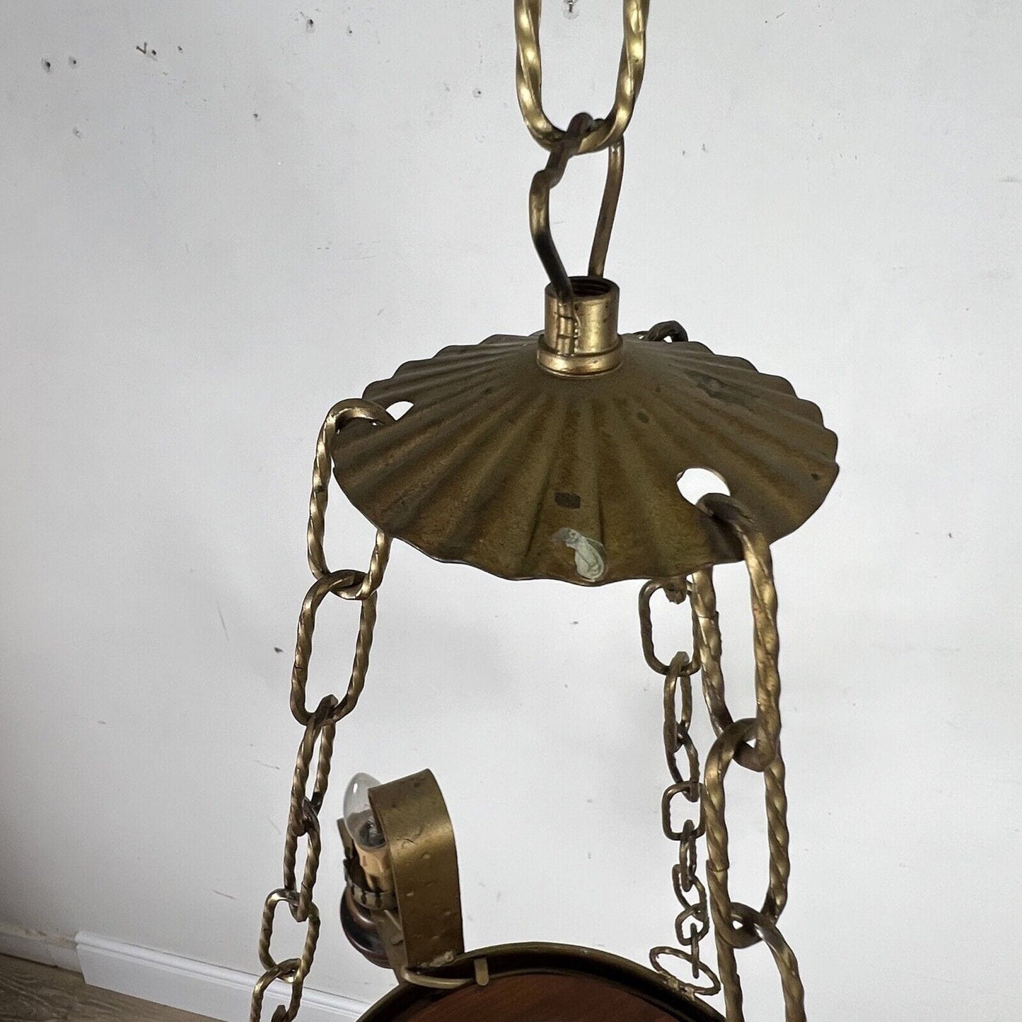 Lampadario vintage in legno e ferro oro stile rustico da taverna con candele Categoria Lampade Appliques