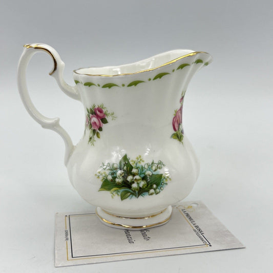 Lattiera in porcellana Royal Albert bricco latte con mesi Flower Of the Month Categoria  Servizio tazze - Tazze