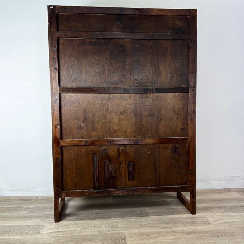 Libreria antica con a serranda scaffale stile retro in legno chiaro anni 60 Categoria Vetrine