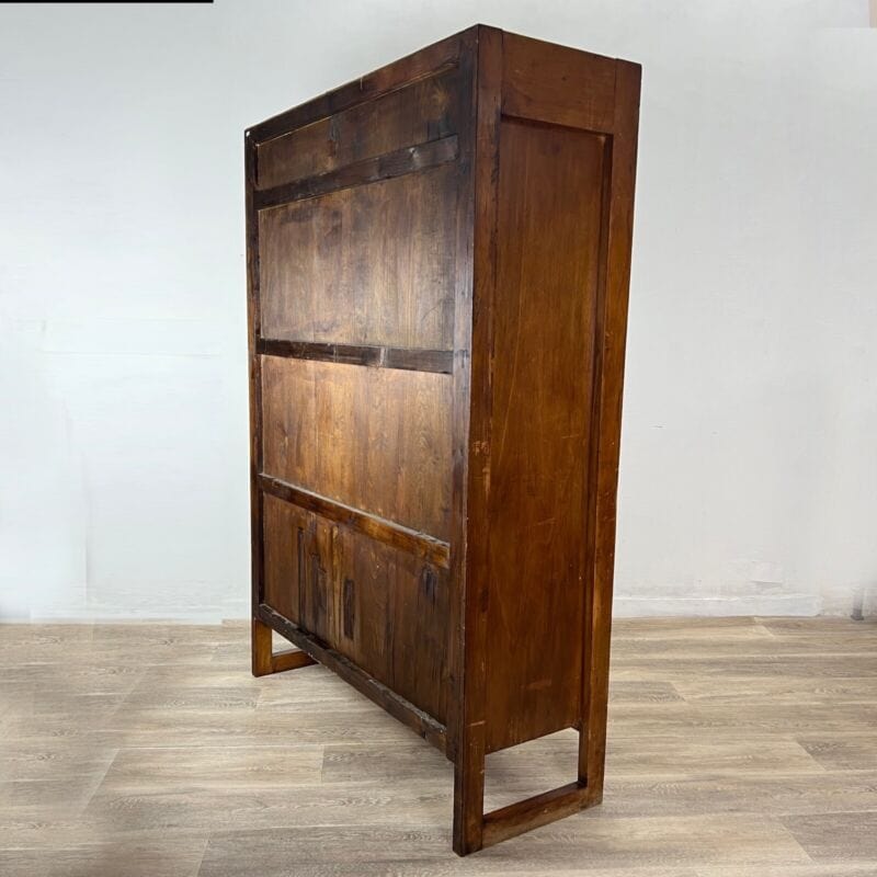 Libreria antica con a serranda scaffale stile retro in legno chiaro anni 60 Categoria Vetrine