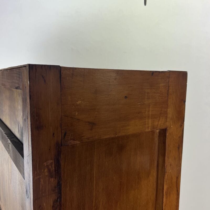 Libreria antica con a serranda scaffale stile retro in legno chiaro anni 60 Categoria Vetrine