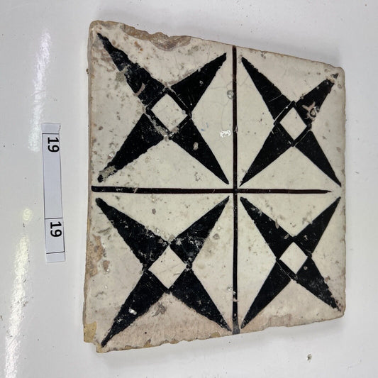 Mattonella Antica Decorativa Piastrella Riggiola vecchia Maiolica D'epoca Art19 Categoria Arte e antiquariato:Porcellana e ceramica:Piastrelle e mattonelle