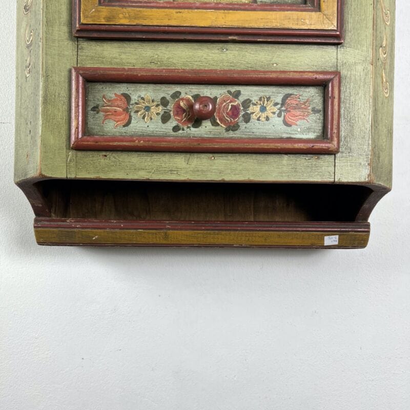 Mobile pensile stile tirolese 700 antica vetrinetta da parete dispensa in legno Categoria Complementi d'arredo