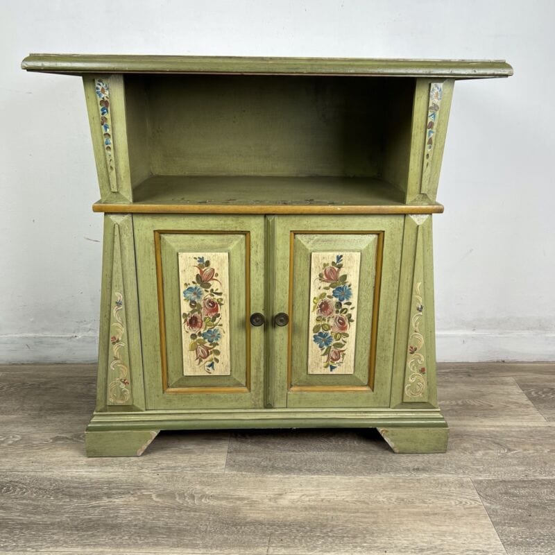 Mobile Porta TV stile antico 700 in legno tirolese dipinto a mano verde fiori Categoria Arredamento