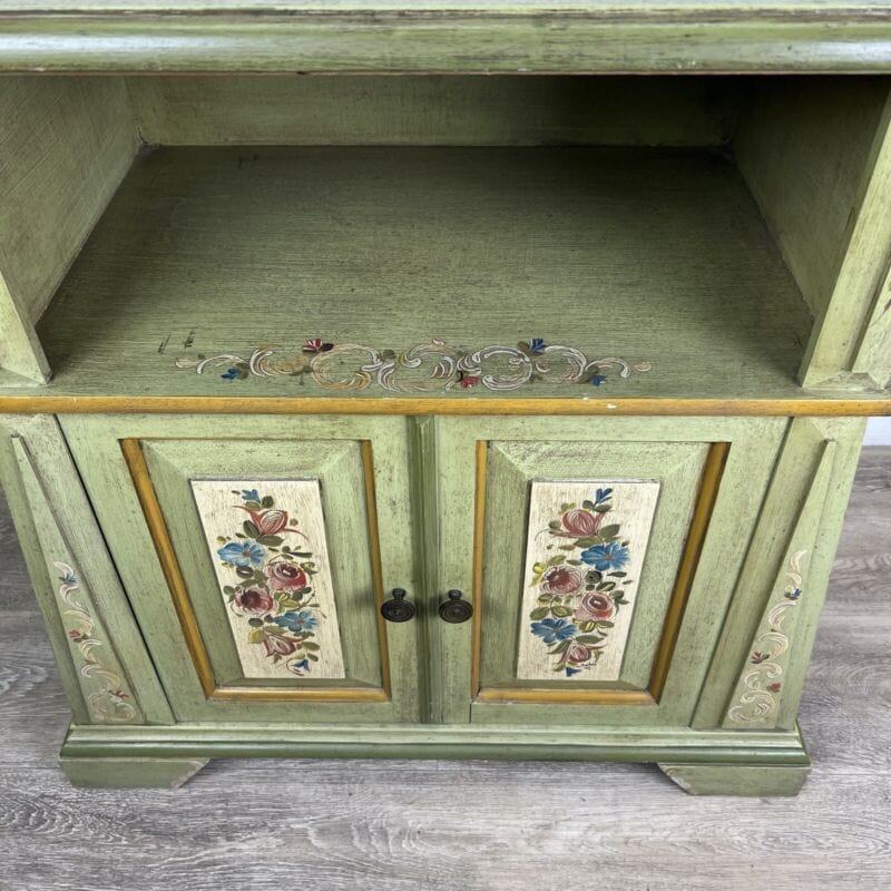 Mobile Porta TV stile antico 700 in legno tirolese dipinto a mano verde fiori Categoria Arredamento