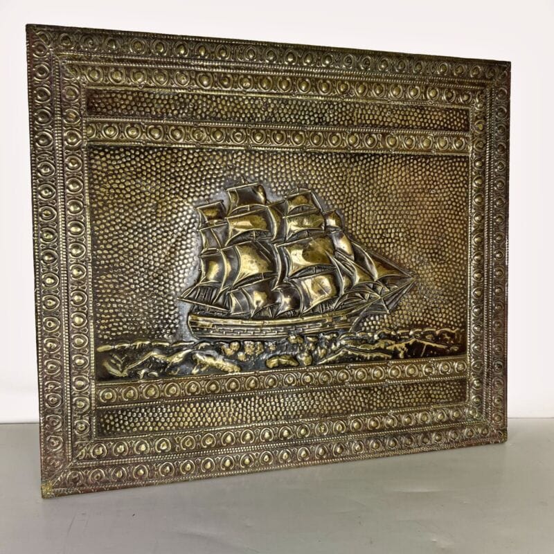 Pannello decorativo Veliero antico in legno e ottone d'epoca Galeone inglese 900 Categoria Ottone