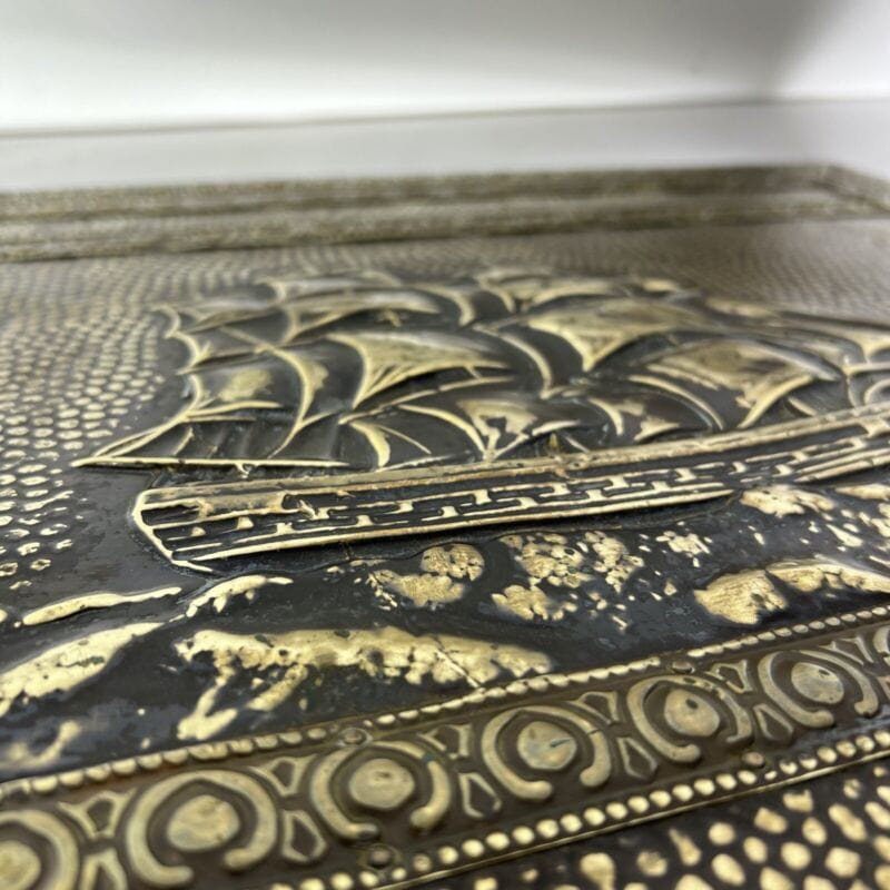 Pannello decorativo Veliero antico in legno e ottone d'epoca Galeone inglese 900 Categoria Ottone
