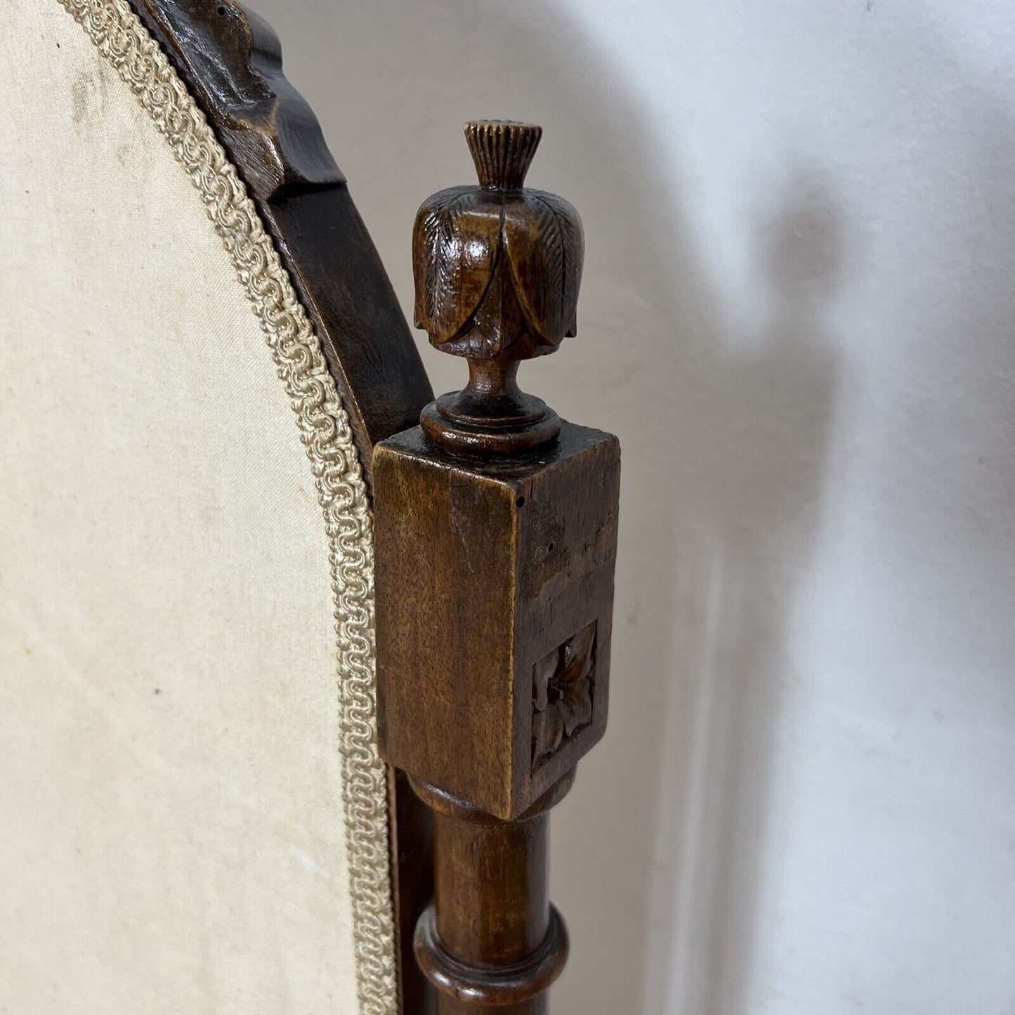Parascintille antico per camino in legno con tessuto paravento parafuoco d epoca Categoria Camino - Parascintille